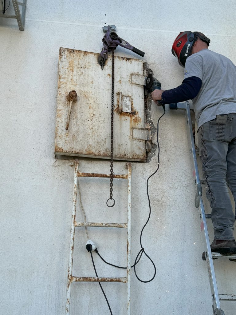 תיקון חלון ממ"ד